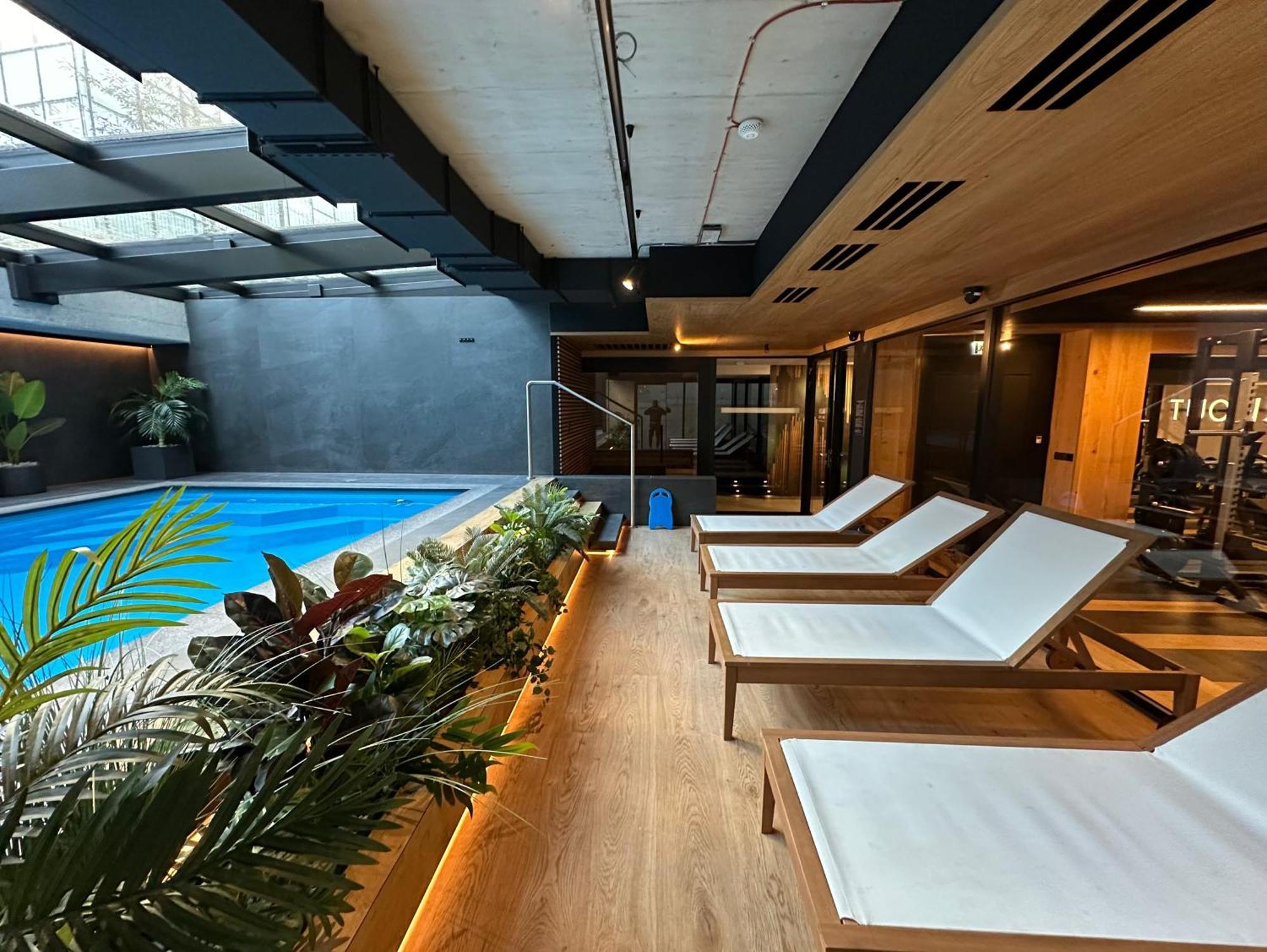 Vistula Avenue Apartment Free Parking, Swimming Pool, Sauna & Gym Краків Екстер'єр фото